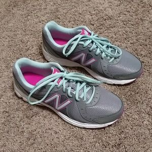 New Balance 450v3 running shoes.